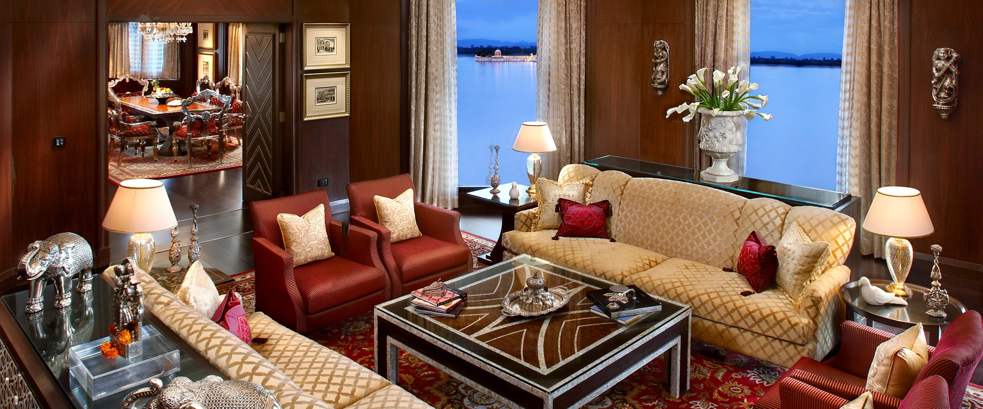 Hotel Bhavya Room